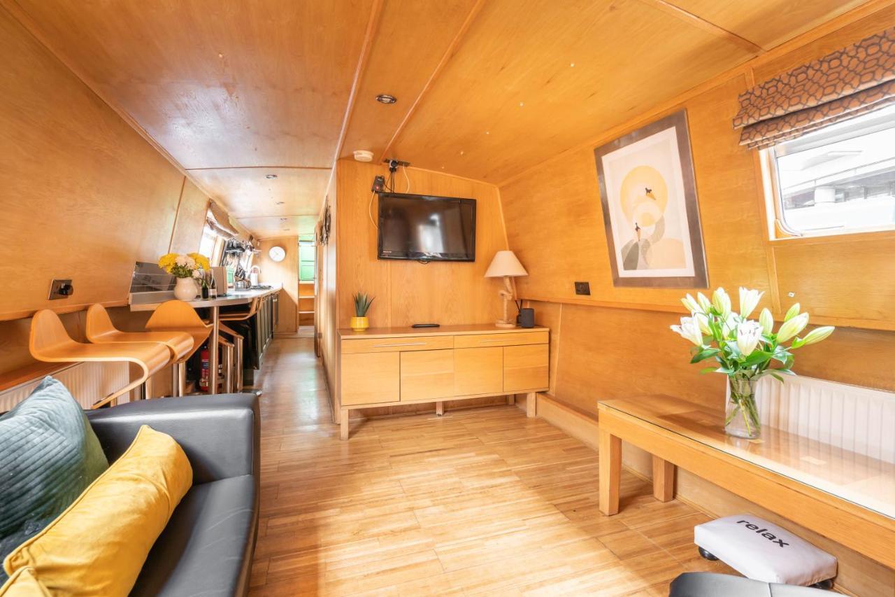 - Houseboats Bateau-hôtel